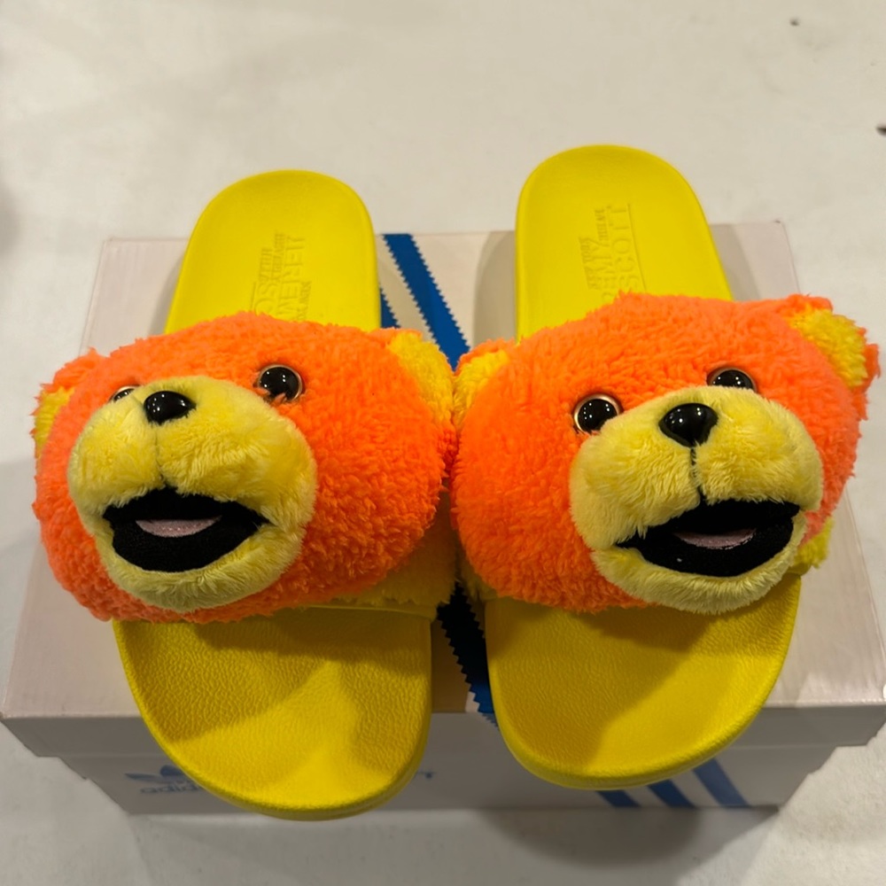 NIB Adidas JS Adilette Teddy